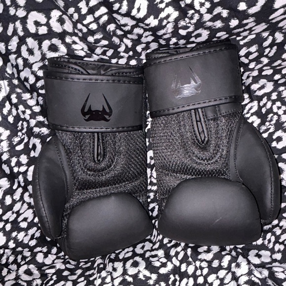 Venom elite boxing gloves - Picture 5 of 7